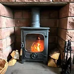 Feather Bed - Dog Friendly Lakeland Retreat With Log Burner & Garden *