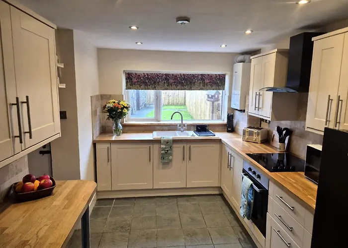 Feather Bed - Dog Friendly Lakeland Retreat With Log Burner & Garden