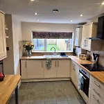 Feather Bed - Dog Friendly Lakeland Retreat With Log Burner & Garden